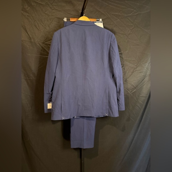 Nautica Men's 2 piece Navy Classic Blue Suit, jacket 44R, pants 46R/W41 - Picture 3 of 6